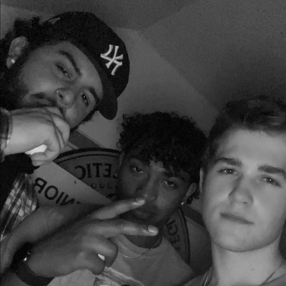 Meet your Posher, Dylan - Picture 2 of 9